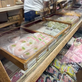 Fugetsu-Do - Candy Stores Near Me - Los Angeles, California