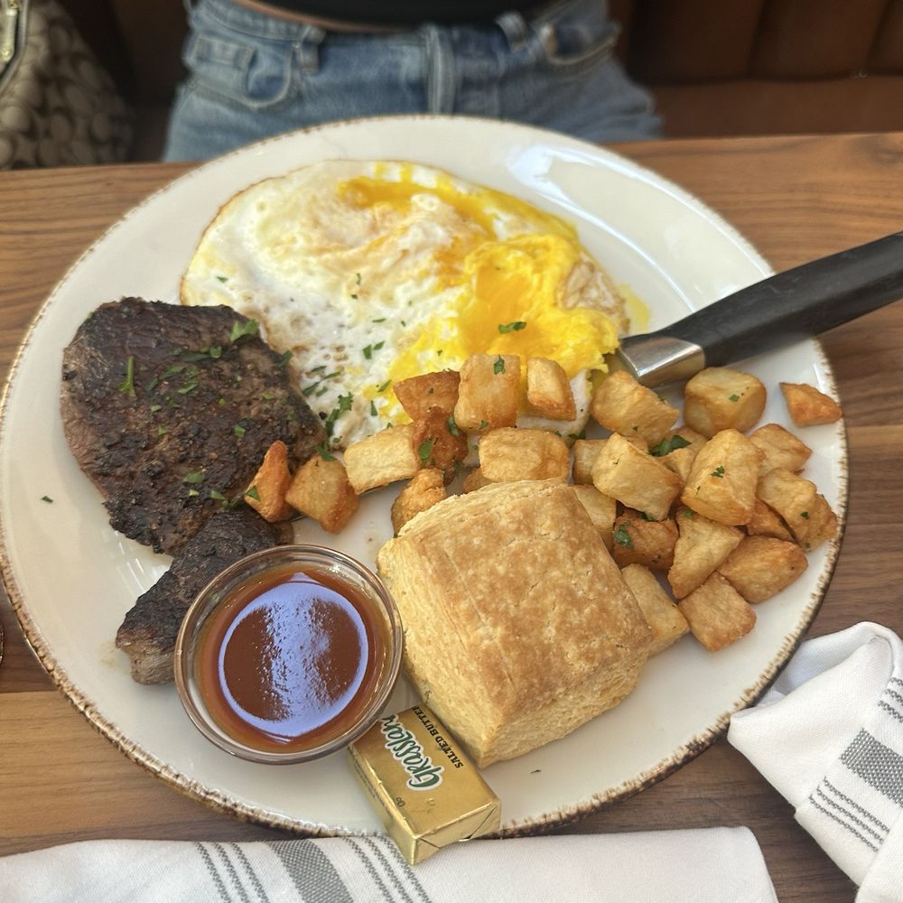 River North Bistro - Steak & Eggs - American Near Me - Chicago, Illinois River North Bistro - Steak & Eggs - American Near Me - Chicago, Illinois
