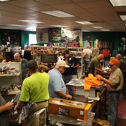 Lion Country Supply - Lion Country Supply Showroom Store Front