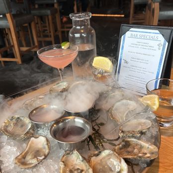 Moonraker Restaurant - Oysters - New American Near Me - Pacifica, California