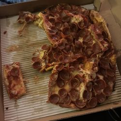 Large Pepperoni Pizza