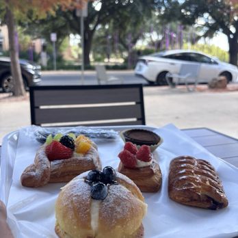 Paris Baguette - Food and scenery - Bakeries Near Me - Austin, Texas Paris Baguette - Food and scenery - Bakeries Near Me - Austin, Texas