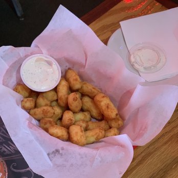 Mid Town Pub - Cheese Curds - American Near Me - Middleton, Wisconsin