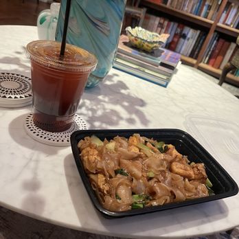Bangrak - Thai Restaurant - Lychee Thai Iced Tea and Pad See Ew - Thai Near Me - New York, New York Bangrak - Thai Restaurant - Lychee Thai Iced Tea and Pad See Ew - Thai Near Me - New York, New York