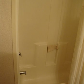 White Oak Inn & Suites - A large shower with hot water. - Hotels Near Me - Deer River, Minnesota White Oak Inn & Suites - A large shower with hot water. - Hotels Near Me - Deer River, Minnesota