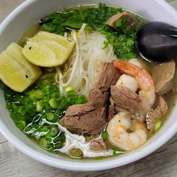 Ramen vs Pho - Vietnamese Near Me - Fresno, California Ramen vs Pho - Vietnamese Near Me - Fresno, California