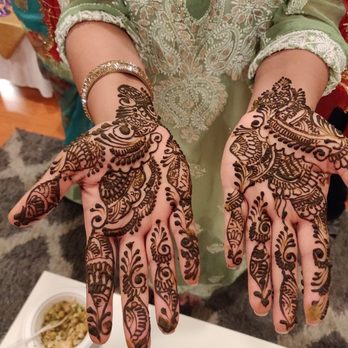 Aafy Henna Savvy - Henna Artists Near Me