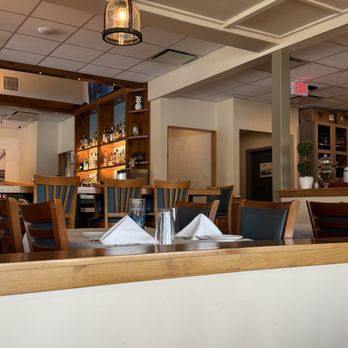 Russell's on Lake Ivanhoe - American Near Me - Orlando, Florida