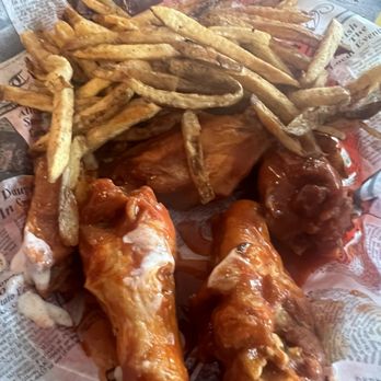 Crawford's Restaurant - Buffalo wings - American Near Me - Cowpens, South Carolina