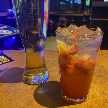 Buffalo Wild Wings - Some kind of beer and a Henny Hustle - American Near Me - Fishers, Indiana