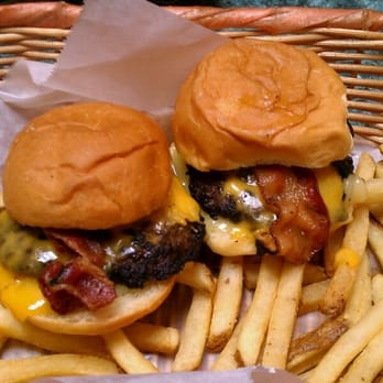 Da Kitchen Maui - Bacon Cheeseburger Sliders - Hawaiian Near Me - Kihei, Hawaii Da Kitchen Maui - Bacon Cheeseburger Sliders - Hawaiian Near Me - Kihei, Hawaii