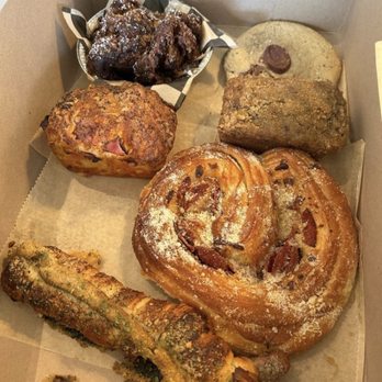 Val's Bakery - Pastries - Bakeries Near Me - Dayton, Ohio