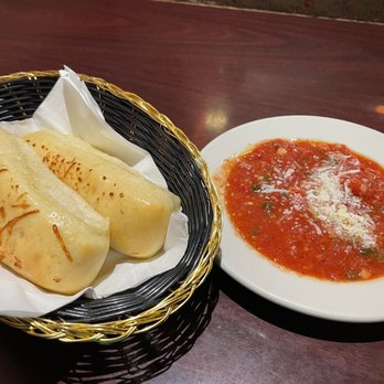 D'Lish - Breadsticks and marina sauce - Pizza Near Me - Chula Vista, California