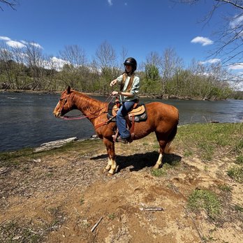 River Hill Stables - River Trail - Horseback Riding Near Me - Luray, Virginia