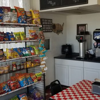 Shasta Valley Meats - Chip selection & drinks - Meat Shops Near Me - Montague, California
