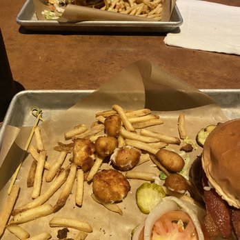 Buffalo Wild Wings - American Near Me - Danvers, Massachusetts