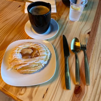 Le Bakery - Bakeries Near Me - Peoria, Illinois