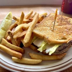 Cafe 2.0 - The BLAT with a side of fries sans the bacon.