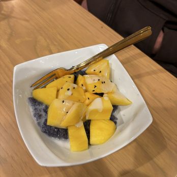 Mana Thai Cafe - Mango sticky rice - Thai Near Me - Salt Lake City, Utah Mana Thai Cafe - Mango sticky rice - Thai Near Me - Salt Lake City, Utah