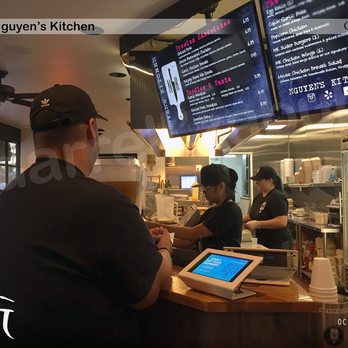 Nguyen's Kitchen - Early Sunday evening dinner crowd - Vietnamese Near Me - Orange, California