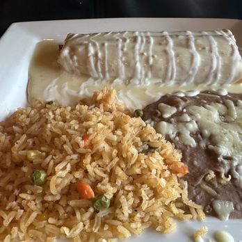 Lobera - Burrito Con Crema - Mexican Near Me - Raleigh, North Carolina