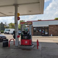 Speedway - Gas pump and store