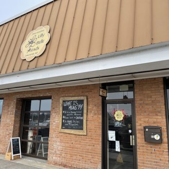 Lilly Belle Meads - Entrance - Breweries Near Me - Lancaster, New York