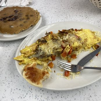 Sugar N' Spice  - Steak Philly Omelet and Chocolate Chip Pancakes - Diners Near Me - Cincinnati, Ohio