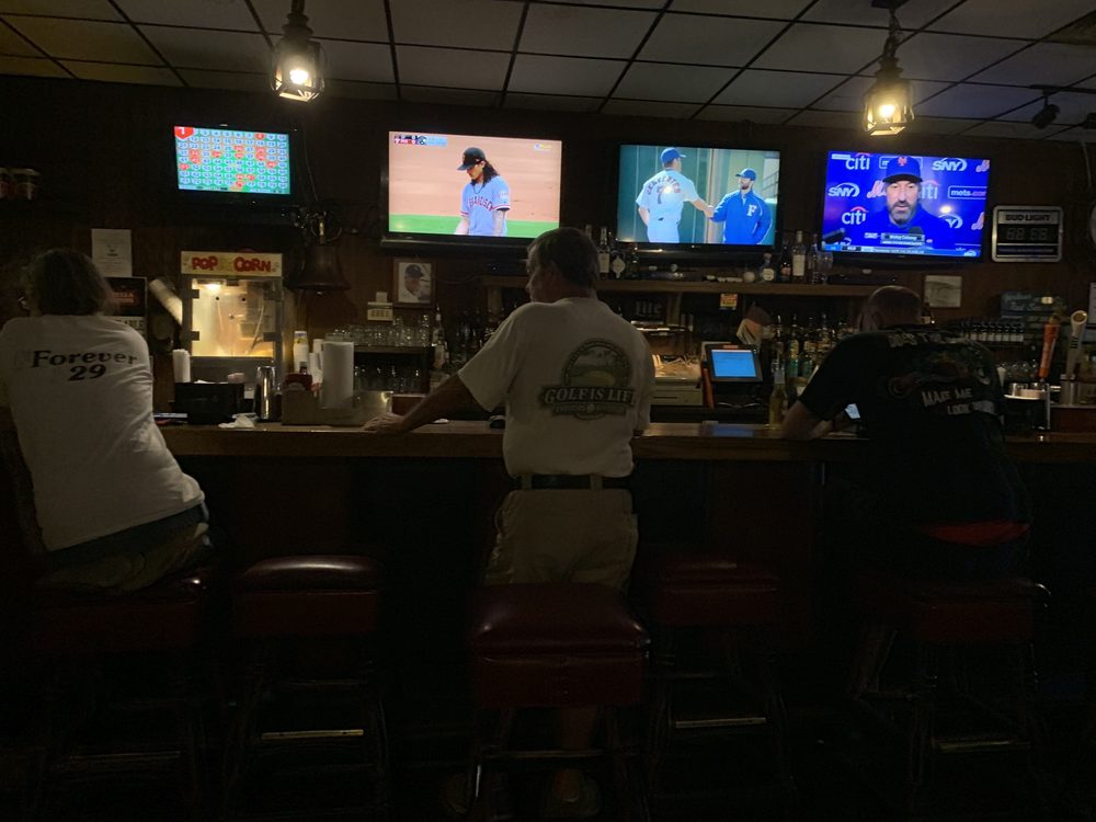 THE GALLEY TAVERN & GRILL Updated August 2024 14 Photos & 32