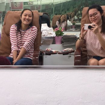 Sweet Paradise Nails - Enjoying our foot spa for our mani pedi - Nail Salons Near Me - Long Beach, California