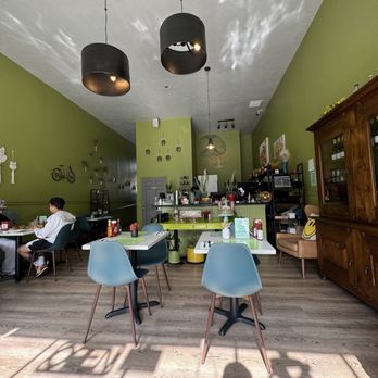 Flapjax - interior - New American Near Me - Santa Monica, California