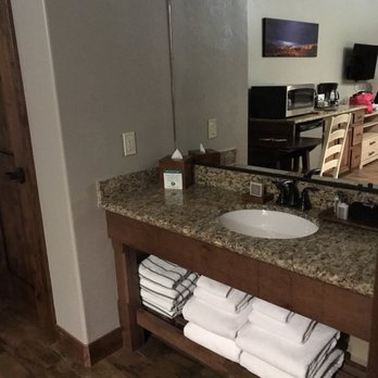 Cable Mountain Lodge - Bathroom - Hotels Near Me - Springdale, Utah