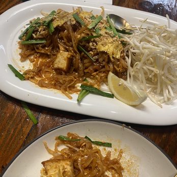 Golden Spoon - Beef Pad Thai - Thai Near Me - Manteca, California