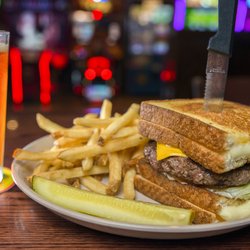 Tully's Good Times - Mountain Melt Burger