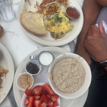 Martha's - Spinach omelet and Hot Steel Cut Oatmeal - American Near Me - Hermosa Beach, California Martha's - Spinach omelet and Hot Steel Cut Oatmeal - American Near Me - Hermosa Beach, California