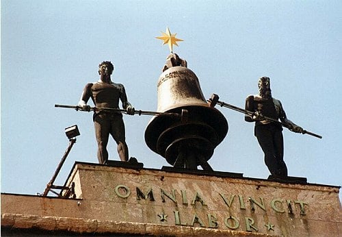 Krochhochhaus by null