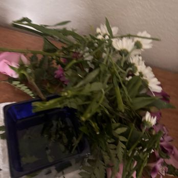 Albertsons - FALLING OUT OF VASE - Grocery Near Me - Redlands, California