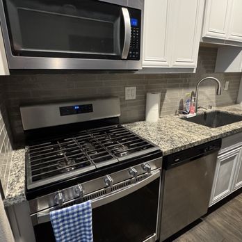 Sozo Flooring - En Suite Kitchen Backsplash - Flooring Near Me - North Highlands, California Sozo Flooring - En Suite Kitchen Backsplash - Flooring Near Me - North Highlands, California
