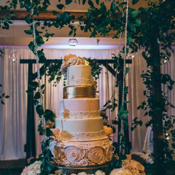 Zoe's Bakery - 5-tier back wedding cake 12/3/2016 - Bakeries Near Me - Covington, Louisiana