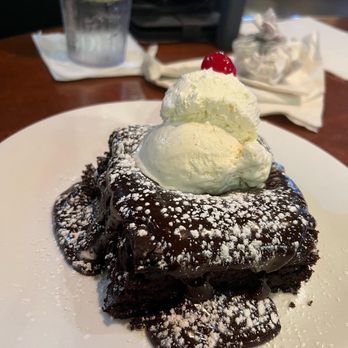 Murray Bros Caddyshack - Brownie sundae- needed more ice cream... but delicious! - American Near Me - St. Augustine, Florida Murray Bros Caddyshack - Brownie sundae- needed more ice cream... but delicious! - American Near Me - St. Augustine, Florida