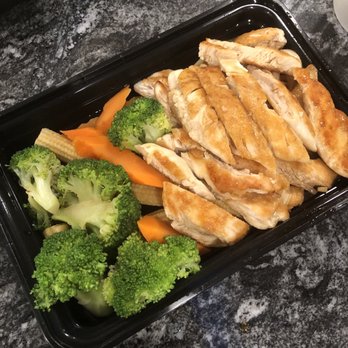 Daruma Japanese Restaurant - chicken, broccoli and carrots - Japanese Near Me - Englewood, New Jersey