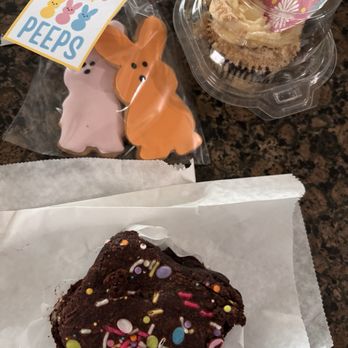 Something Sweet Bakery - Bakeries Near Me - Pinehurst, Texas