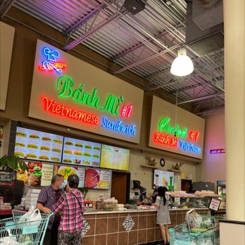 Banh Mi 1 - After changing the ownership, they increased price from $4 to 6 a banh mi and every items cost extra 30% by take advantage of "inflation". - Vietnamese Near Me - Garland, Texas