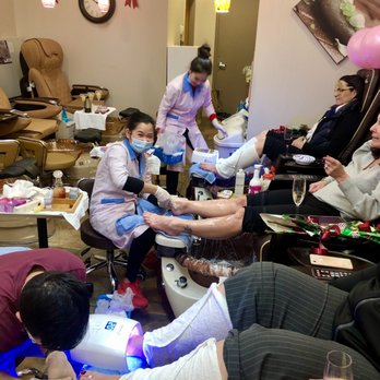 Lucky Nails - Mimi treating LuAnn to a hot stone massage for her birthday! - Nail Salons Near Me - Savage, Minnesota Lucky Nails - Mimi treating LuAnn to a hot stone massage for her birthday! - Nail Salons Near Me - Savage, Minnesota