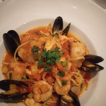 Ciao Bella - Linguine Del Mar - Italian Near Me - Bloomington, Minnesota Ciao Bella - Linguine Del Mar - Italian Near Me - Bloomington, Minnesota