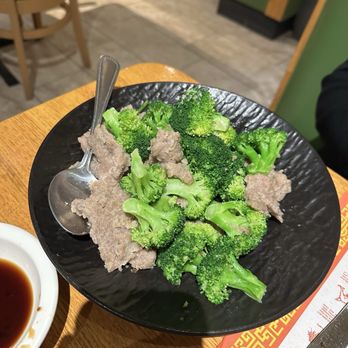 Grand Fusion - Healthy Beef with Broccoli - Asian Fusion Near Me - Potomac, Maryland