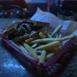 Harvey's Wineburger - Garlic Patty Melt