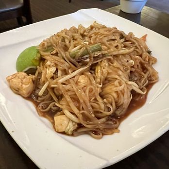 Thai Basil Restaurant - Pad Thai (peanuts on the side) - Thai Near Me - Piscataway, New Jersey Thai Basil Restaurant - Pad Thai (peanuts on the side) - Thai Near Me - Piscataway, New Jersey