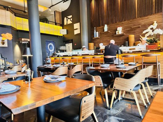 totoya sushi lounge by null