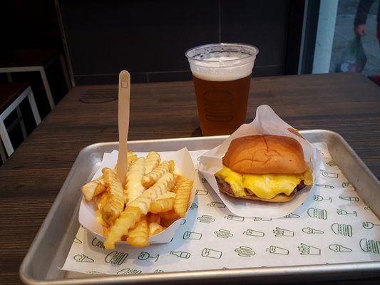 Shake Shack Midtown Village - 12th & Chestnut by null